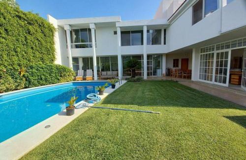Jiutepec House | Casa para 13 en Cuerna