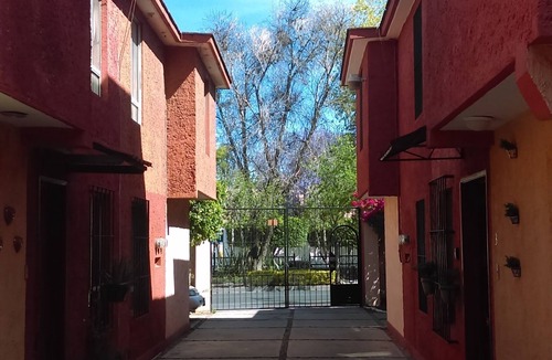 La Cruz House | CASA UBICADISIMA, COMODA C/1 ESTACIONAMIENTO