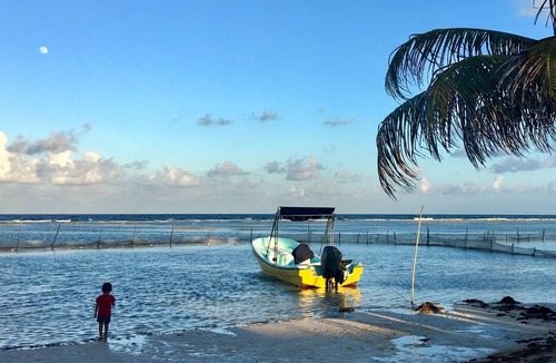Majahual House | Casita Colibri, an eco chic house with a vacation feel and the comforts of home