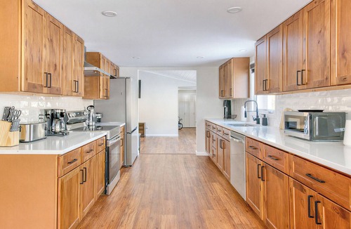 Kerhonkson House | Catskills getaway with all modern comforts