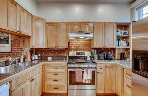 San Rafael Villa | Central Denver Townhome I Historic Neighborhood