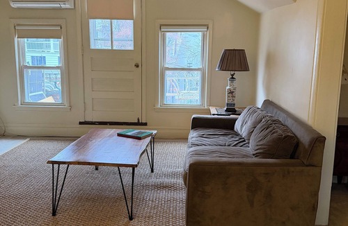 Northwest Yonkers House | Charming 1-bedroom apartment with Hudson River View in Yonkers.