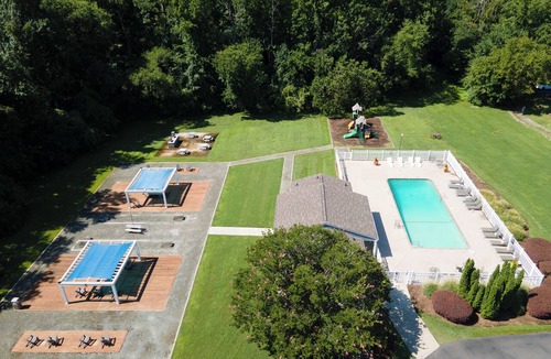 Durham Apartment | Charming 1-bedroom apartment with AC in vibrant Durham