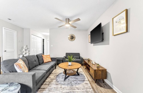 Durham Apartment | Charming 1-bedroom apartment with AC in vibrant Durham