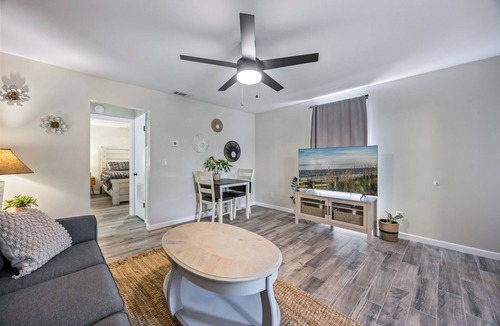 Melbourne Ski Chalet | Charming 1-bedroom chalet in Melbourne awaits you.