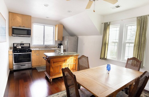 Petaluma House | Charming 1870 Farmhouse in the Heart of Petaluma