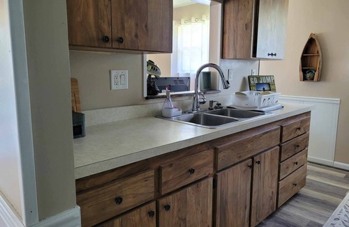 Florahome House | Charming 2-bedroom LAKEHOUSE house with WiFi, AC on George's Lake!