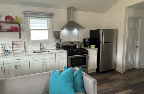 Wall Cottage | Charming 3-Bed Beach Cottage with Parking. Just a Stroll to the Sand.