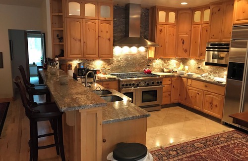 Lower Kingsbury House | Charming 3-bedroom house in Stateline