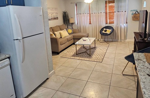 Brendale Heights House | Charming 3-bedroom house with AC,WiFi, private backyard and more in Ormond Beach