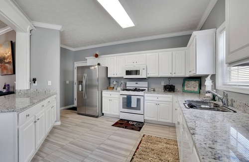 Clarkdale House | Charming 4-bedroom house Stylish Stay Minutes from The Battery + East Cobb Sport
