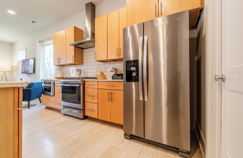 Sugar Creek House | Charming 4BR Getaway Two Suites + Great Layout