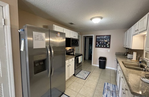 Jacksonville Beach House | Charming Bungalow Close to Beach, Golf and Entertainment