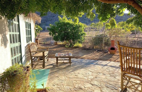 El Pescadero House | Charming bungalow with WiFi and AC in peaceful El Pescadero