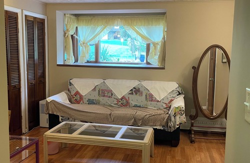 Oakton House | Charming double-room bedroom in a house in awesome Fairfax with fitness room, AC