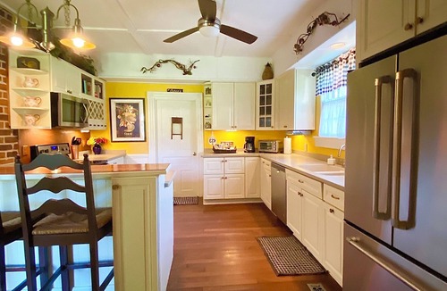 Lexington House | Charming Farmhouse near VMI, W&L, SVU and VHC