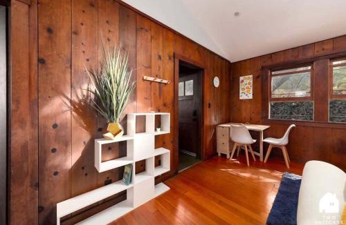 Downtown Berkeley House | Charming Garden Cottage & Walk to UC & BART & Parking