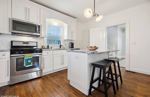 Warwick House | Charming Historic Home w/Luxury Amenities
