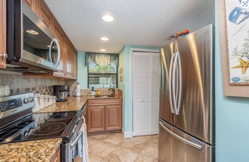 Raymonde Shores Condo | Charming Oceanfront 2-Bedroom Condo in Superb Ormond/Daytona Beach with AC, WiFi