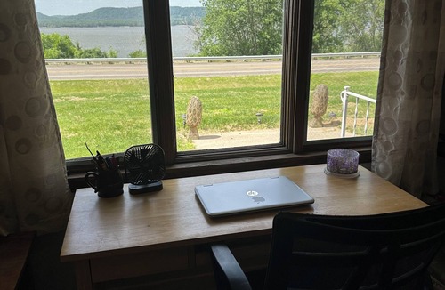 Stockholm House | Charming rambler in lovely Stockholm with a beautiful lake view, A/C, and WiFi.