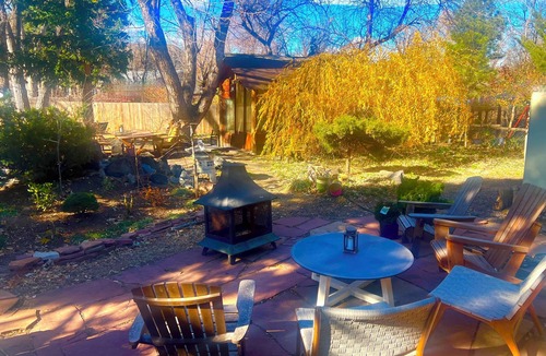 Martin Acres House | Charming, serene, eclectic 4brm/2.5 ba., mnt. views, lrg yard on multi-use path