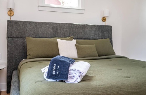 Cabbagetown House | Chic 2BD Cabbagetown Retreat - Steps to Beltline