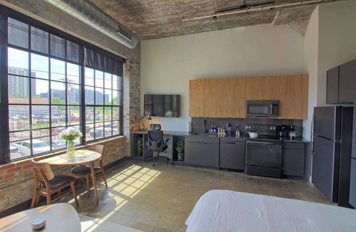 Midtown Hotel | Chic Ultramodern Studio Loft w/Designer Features