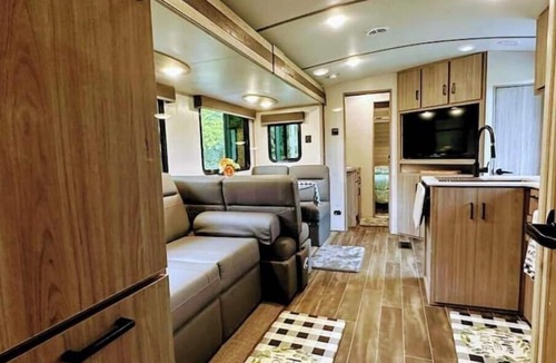 Glendon House | City-Accessible Camper