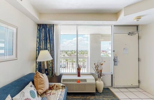 Ortona Park Apartment | Classy King studio w/full kitchen, many amenities, in a direct oceanfront resort