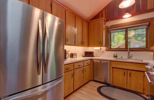 Lake Forest House | Club 151 By Tahoe Getaways - Dollar Point 4BR w Yard, Hot Tub & Dog Ok!