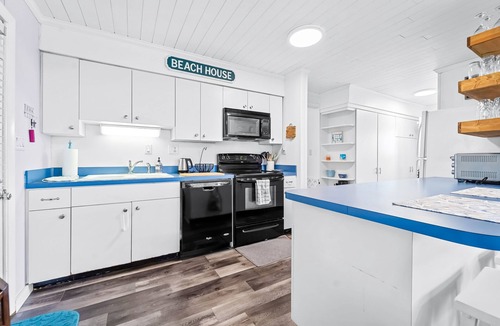 Sea Scape House | Coastal home with private pool, firepit, golf course views, & outdoor shower