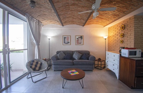 Marina Mazatlan Condo | Come to the Warmth at La Marina Tenis