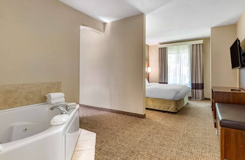 Clayton Hotel | Comfort Suites Clayton - Garner