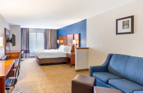 Firestone Hotel | Comfort Suites Longmont