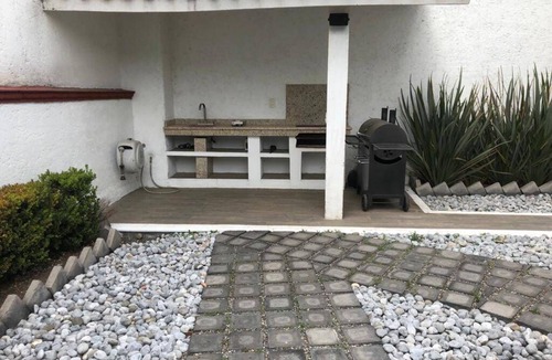 Ciudad Lopez Mateos House | Comfortable Bedroom 2, King size bed, closet, private bathroom and Smart TV 50"
