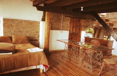 Jocotitlan Hotel | Comfortable and cozy apartment built inside a 17th century house