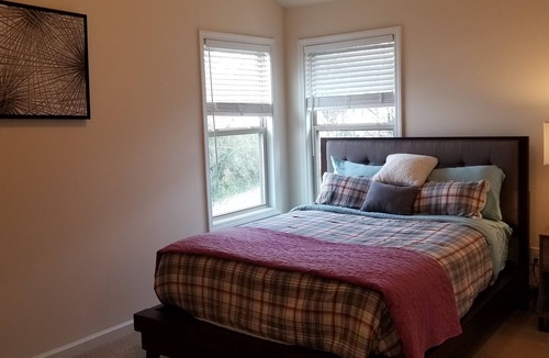 Tucker House | Comfortable rooms in a house - close to downtown Atlanta and hw (I-85 and I-285)
