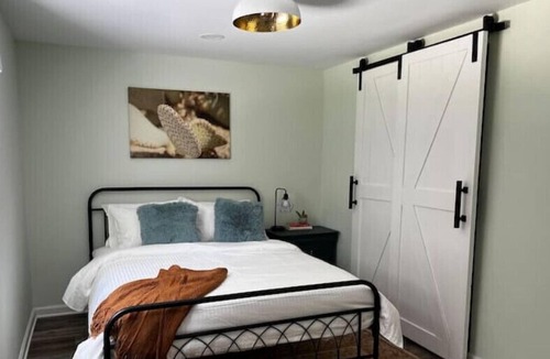 Candler-McAfee House | Comfy & Cozy Apt
