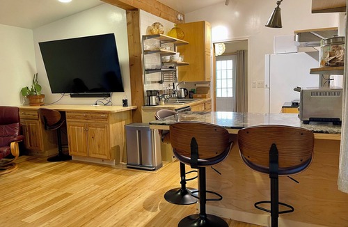 Lagunitas-Forest Knolls Bed & Breakfast | Comfy Studio Near Trails & Beaches