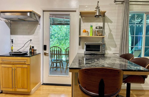 Lagunitas-Forest Knolls Bed & Breakfast | Comfy Studio Near Trails & Beaches