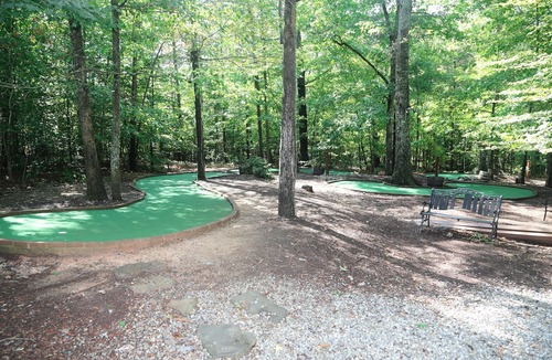 Gordonsville Cabin | Commodious Shenandoah Crossing, 2 Bedroom Resort Cabin