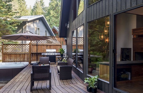 Glacier Cabin | Community Pool now open for the season!