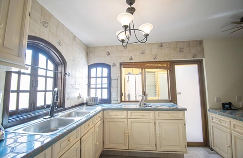 El Cid House | Conde de Oviedo Whole Home with Pool