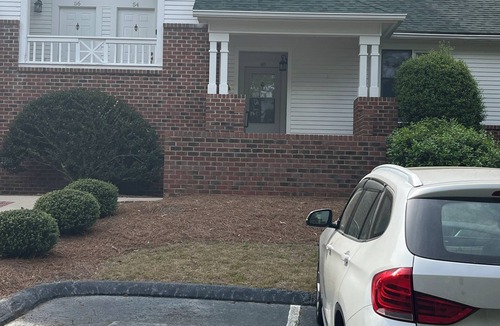 Southern Pines Condo | Condo on 9th Hole of Longleaf Golf Club - Up to 7 guests - Whirlpool Tub !