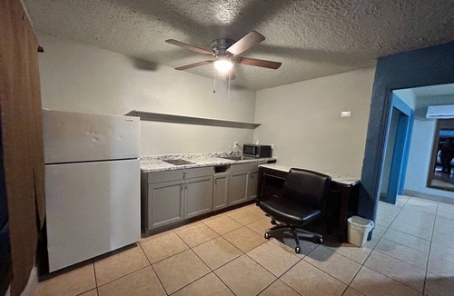 Merritt Island Hotel | Convenient Location w/Peaceful One-Bedroom & Features Perfect for All Guests