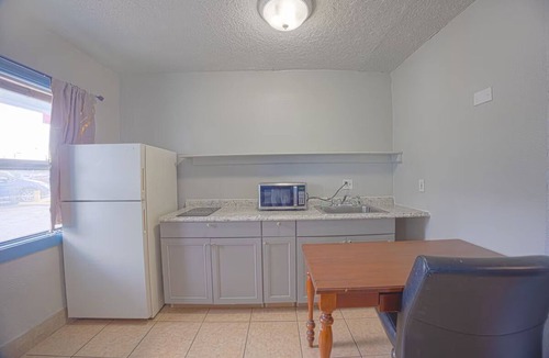 Merritt Island Hotel | Convenient Location w/Peaceful One-Bedroom & Features Perfect for All Guests