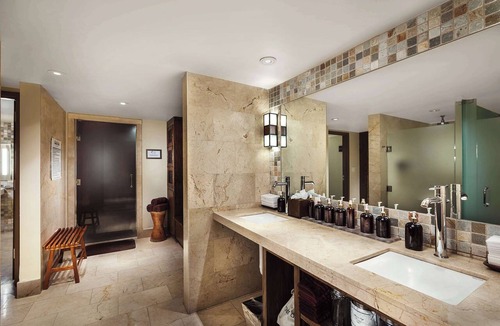 Central Beach Hotel | Costa d'Este Beach Resort and Spa
