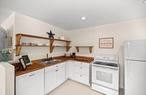 Morriston House | Country Ranch – Spacious Home, Sunrises, Pasture Views, & Minutes to WEC & HITS