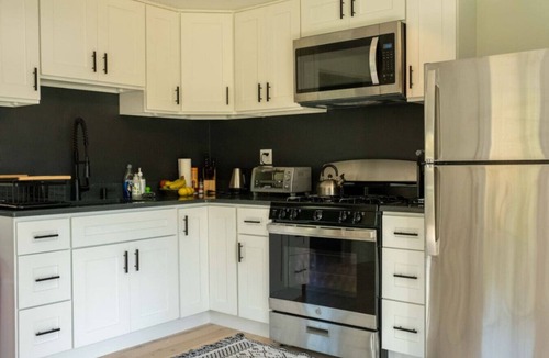 Wilton Manors House | Couples Romantic Escape Hot Tub Fireplace