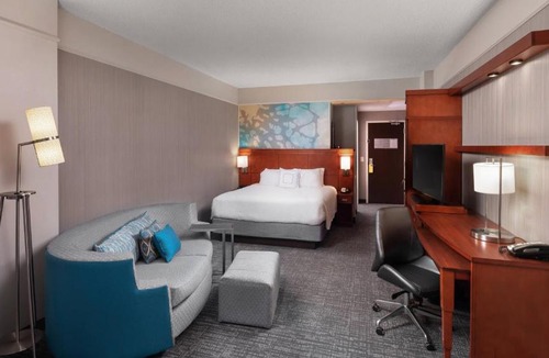 Greenville Downtown Hotel | Courtyard by Marriott Greenville Downtown